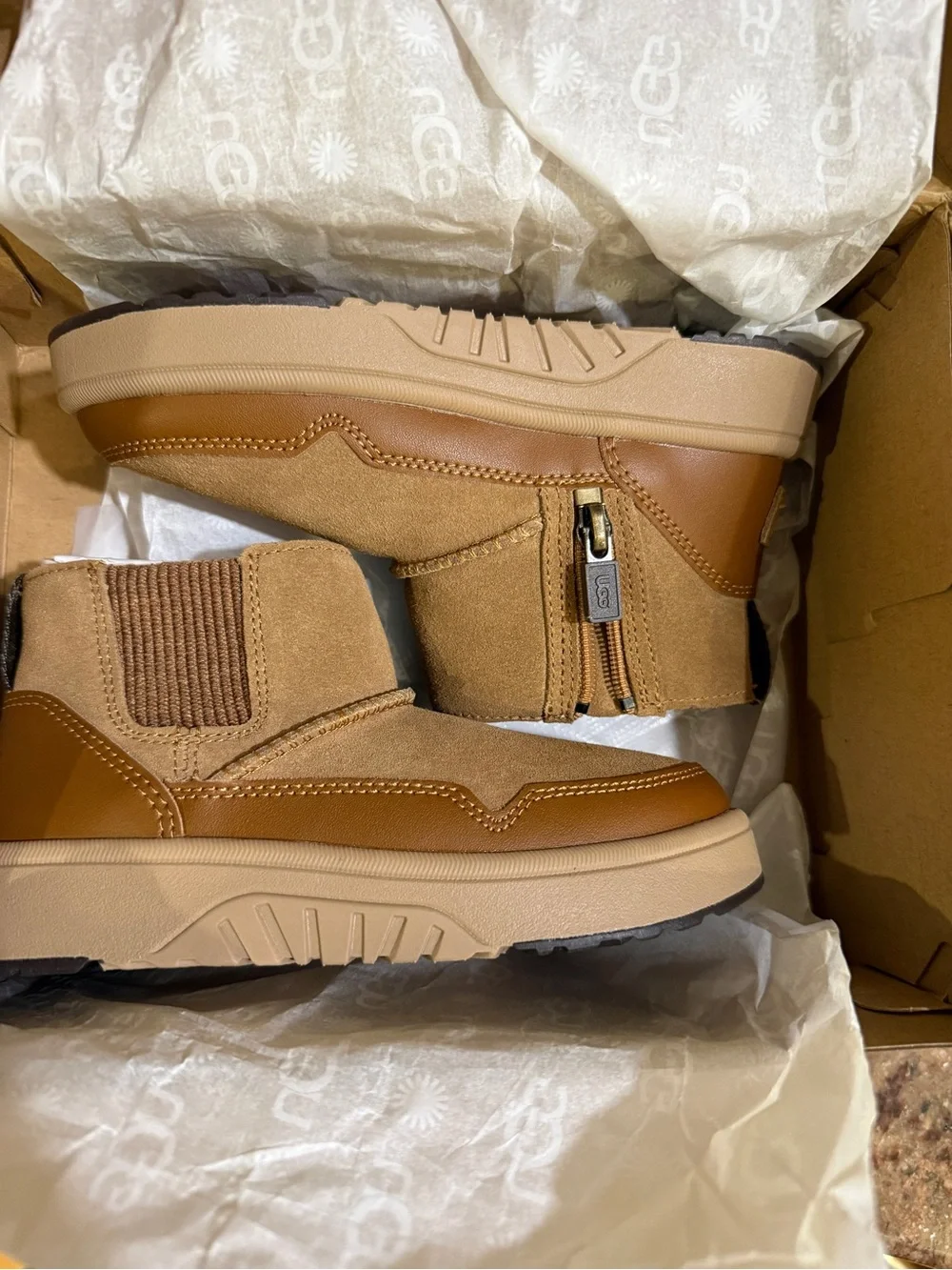 UGG comfortable kids